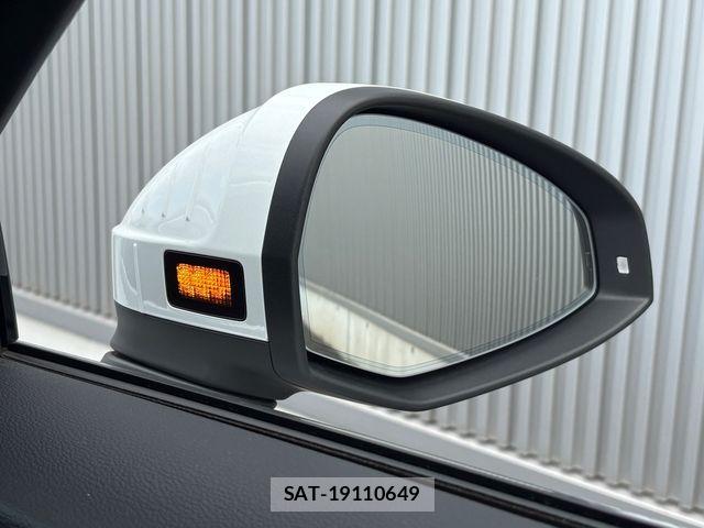 Audi A4 2023-07 8334902-9
