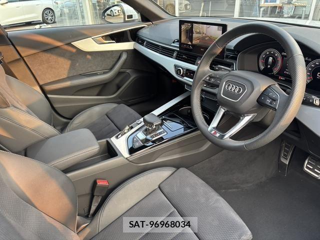Audi A4 2024-09 8353930-1