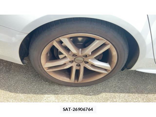Audi A4 2016-01 8364811-3