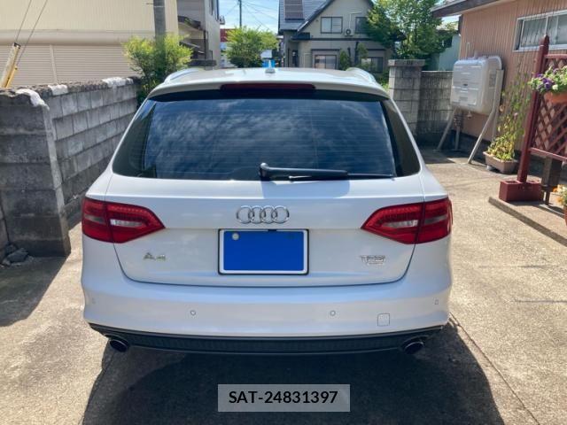 Audi A4 2014-09 8364812-1