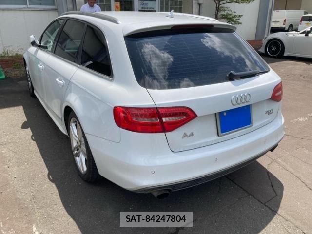 Audi A4 2013-12 8364809-4