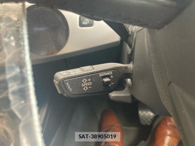 Audi A4 2016-07 8364810-28
