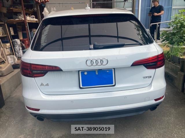 Audi A4 2016-07 8364810-4