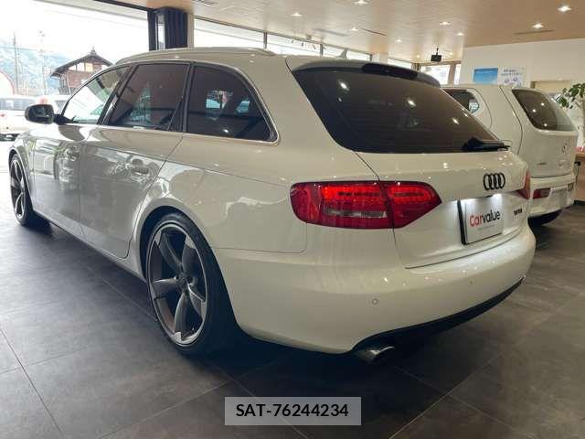 Audi A4 2011-11 8371447-8