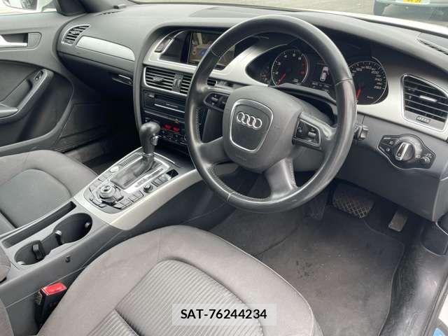 Audi A4 2011-11 8371447-13