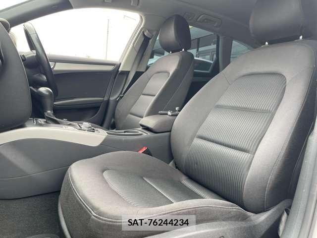 Audi A4 2011-11 8371447-16
