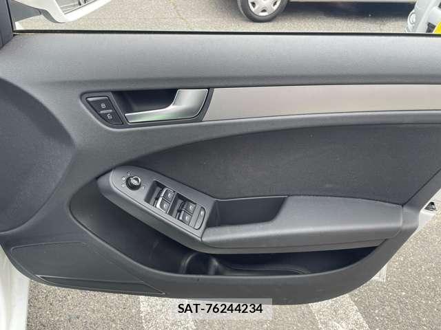 Audi A4 2011-11 8371447-19