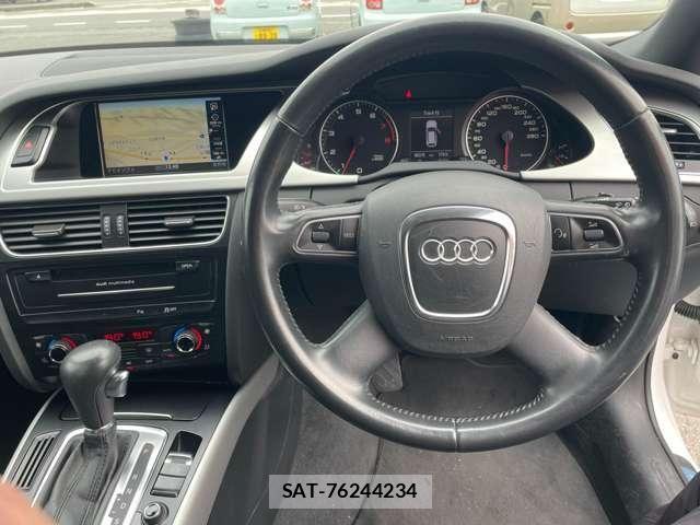 Audi A4 2011-11 8371447-20