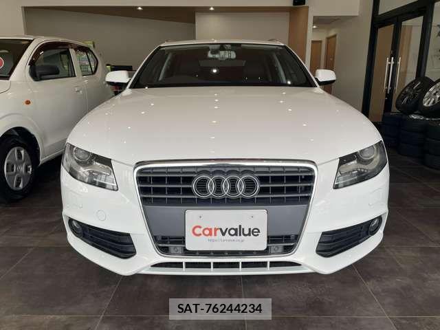 Audi A4 2011-11 8371447-2