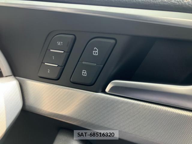Audi A4 2019-09 8371446-17