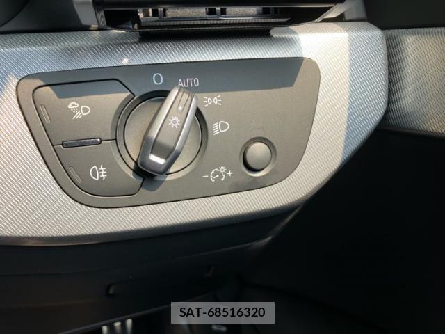 Audi A4 2019-09 8371446-18