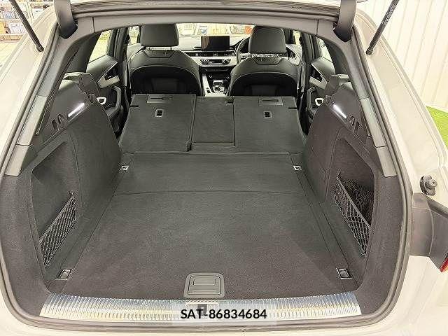 Audi A4 2023-05 8485040-12