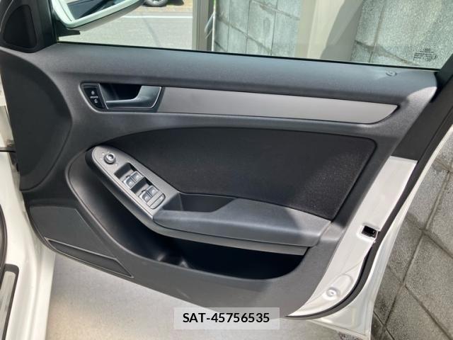 Audi A4 2013-02 8523617-11
