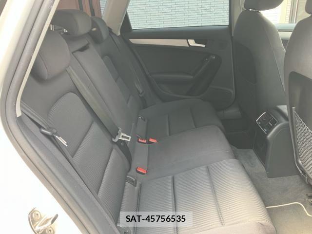 Audi A4 2013-02 8523617-14