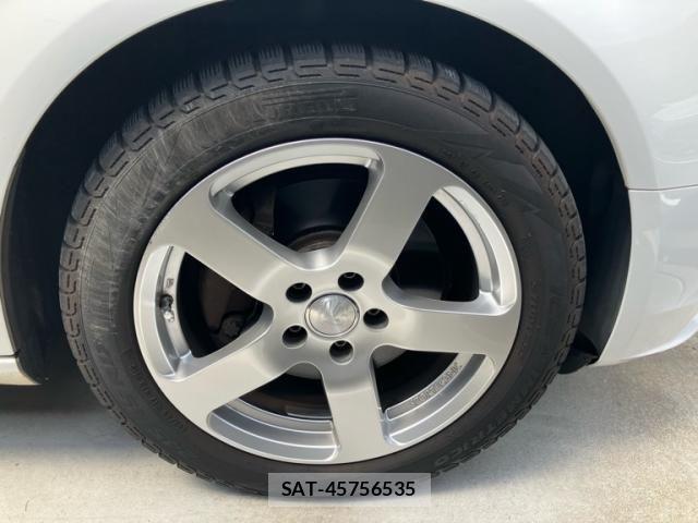 Audi A4 2013-02 8523617-4
