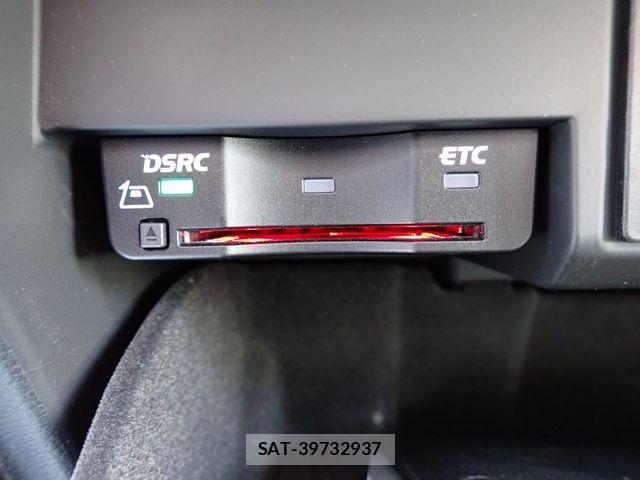 Audi A4 2017-08 8625857-29