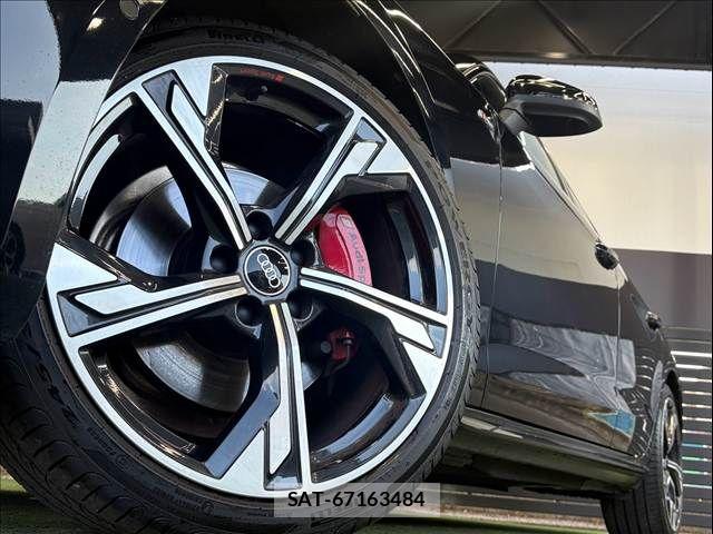 Audi A4 2022-07 8625859-18