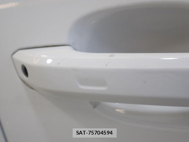 Audi A4 2018-06 8625858-10