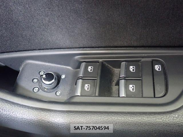 Audi A4 2018-06 8625858-21