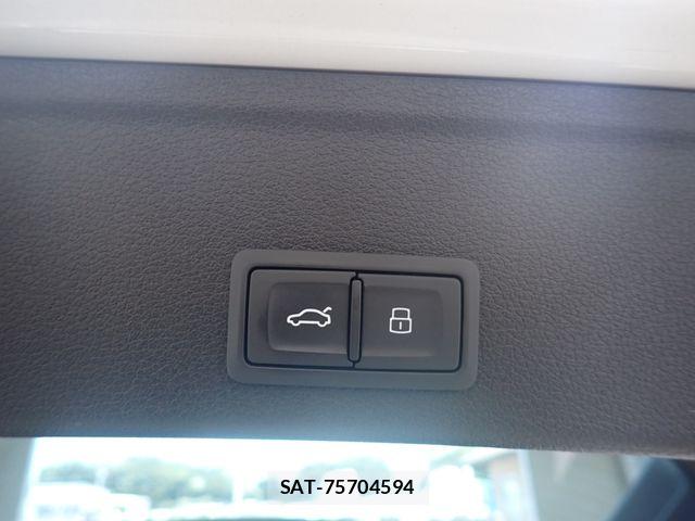Audi A4 2018-06 8625858-25