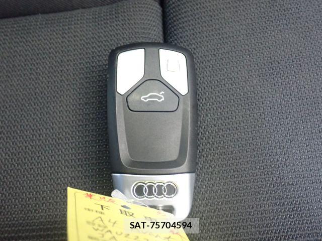 Audi A4 2018-06 8625858-29
