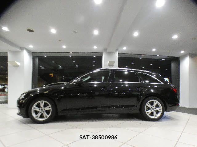 Audi A4 2017-12 8658056-14