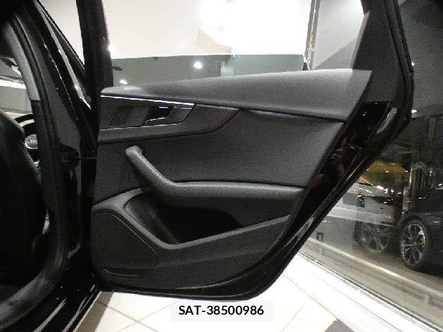 Audi A4 2017-12 8658056-23