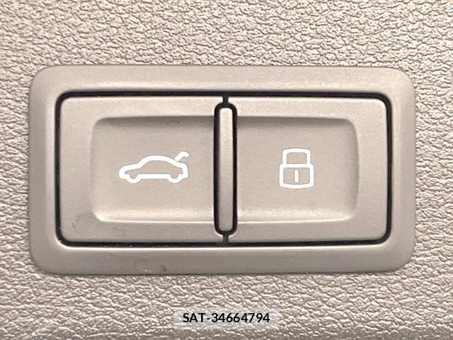 Audi A4 2017-08 8658057-7