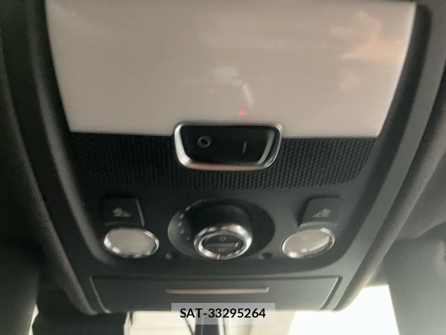 Audi A4 2010-01 8740574-22