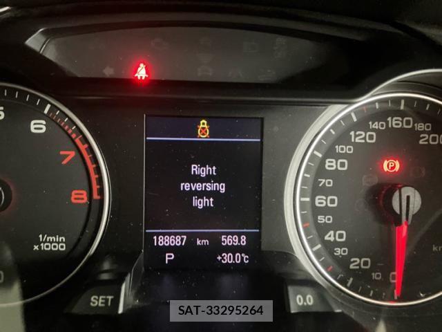 Audi A4 2010-01 8740574-24