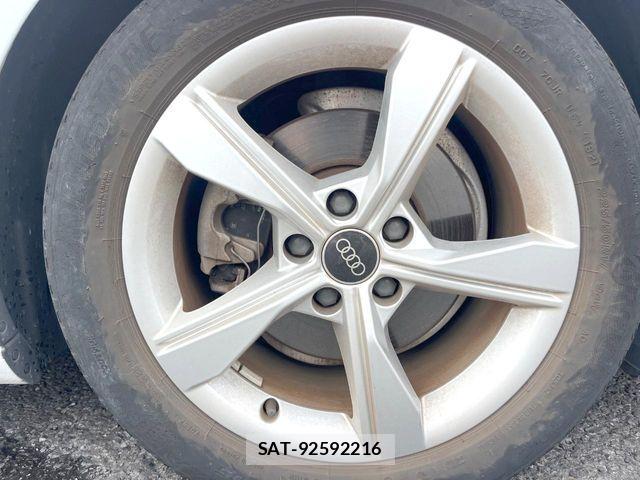 Audi A4 2022-05 8740568-12