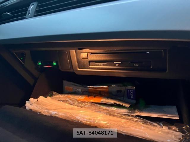 Audi A4 2018-01 8740572-25
