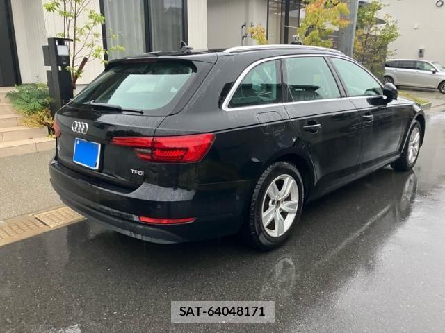Audi A4 2018-01 8740572-3