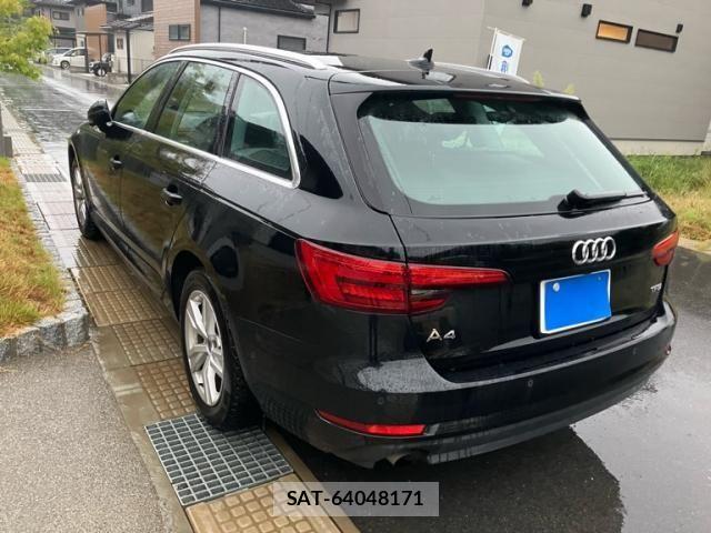 Audi A4 2018-01 8740572-4