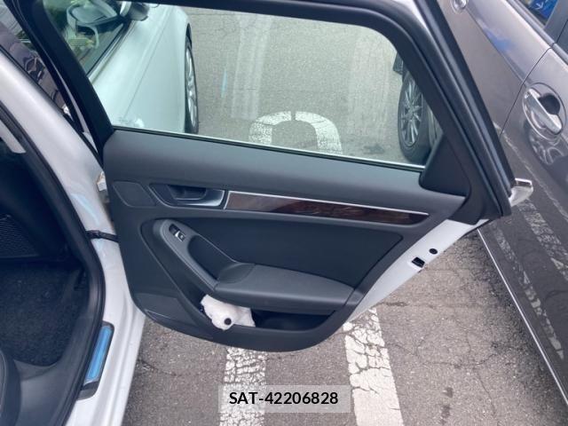 Audi A4 2016-09 8740571-9