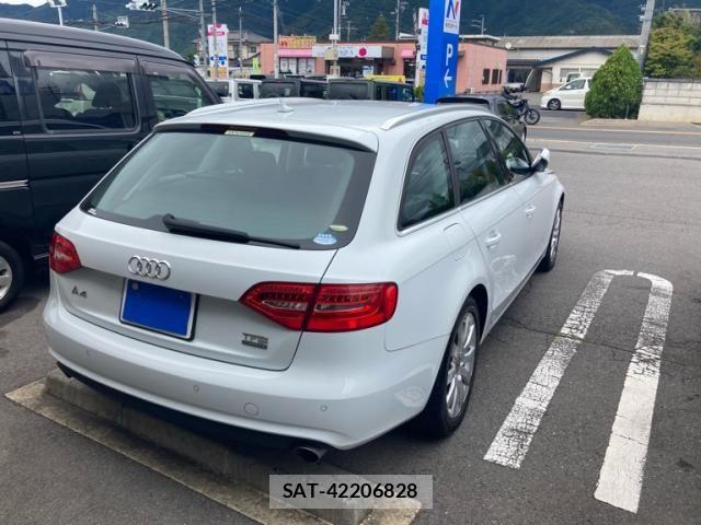 Audi A4 2016-09 8740571-13