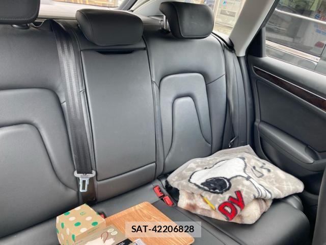 Audi A4 2016-09 8740571-8