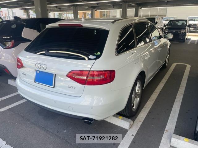 Audi A4 2014-01 8779541-7