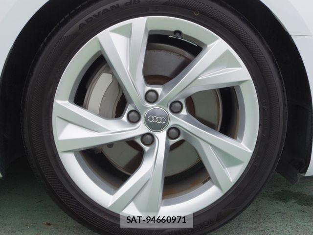 Audi A4 2019-09 8779545-28