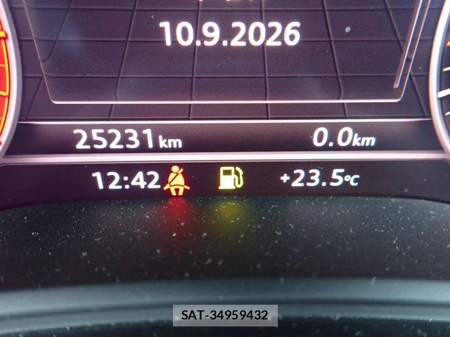 Audi A4 2017-09 8795299-11