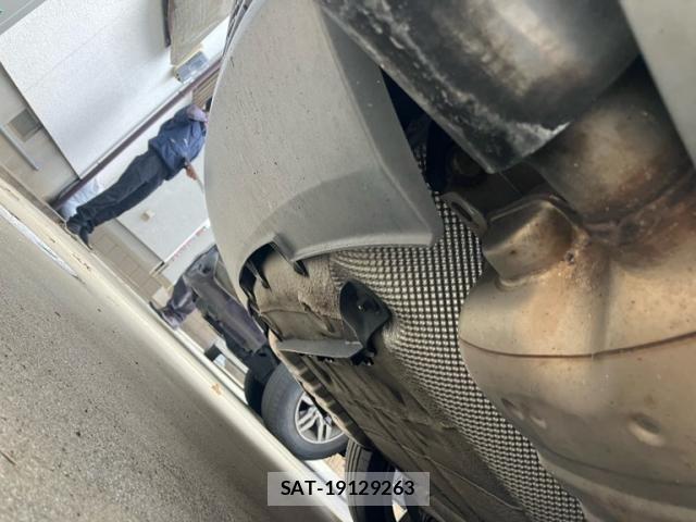 Audi A4 2014-09 8795297-10
