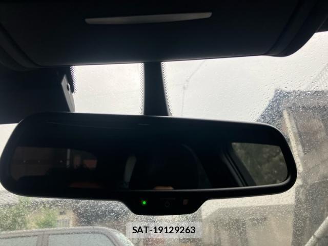 Audi A4 2014-09 8795297-25
