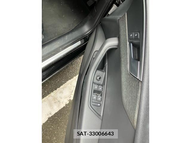 Audi A4 2017-03 8827902-10