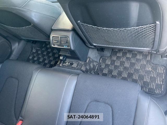 Audi A4 2013-03 8827904-11