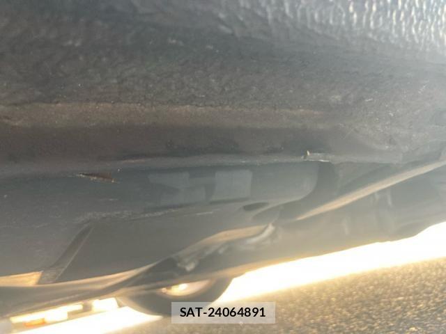 Audi A4 2013-03 8827904-24