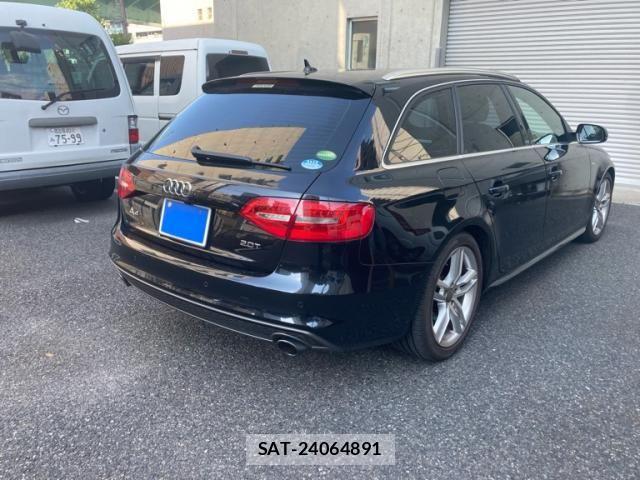 Audi A4 2013-03 8827904-6