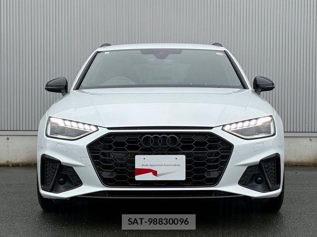 Audi A4 2023-09 8827903-1