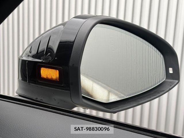 Audi A4 2023-09 8827903-8