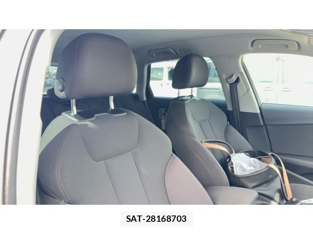 Audi A4 2017-04 8848267-4