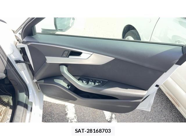 Audi A4 2017-04 8848267-6